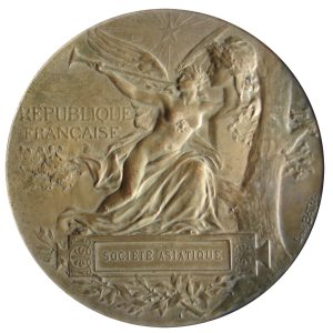 Médaille d’or de l’Exposition universelle, 1889 (L. Bottée) - © Société Asiatique